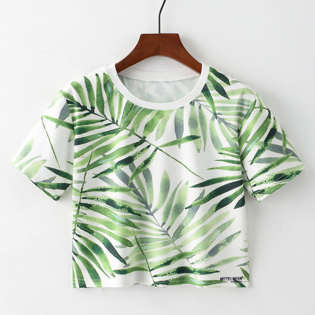Giraffe with Glasses Cropped Short Sleeve T Shirt